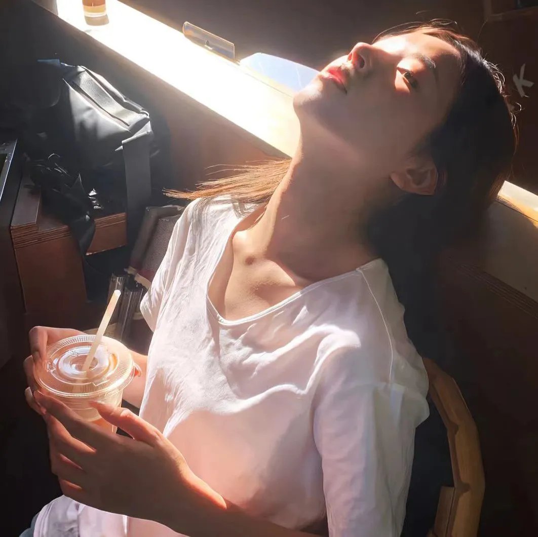 如月疑云 封面